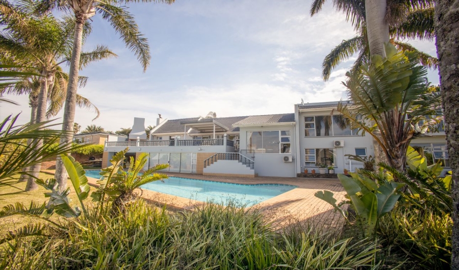 To Let 5 Bedroom Property for Rent in Beacon Bay Eastern Cape